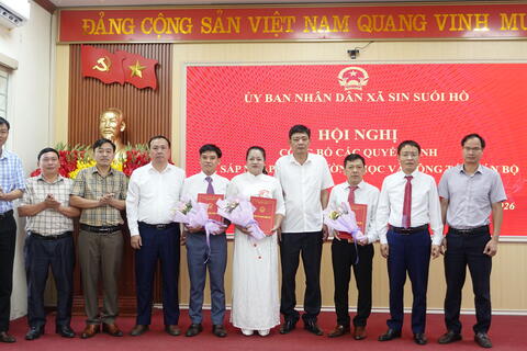 Hội nghị công bố các quyết định về sáp nhập các trường học và công tác cán bộ