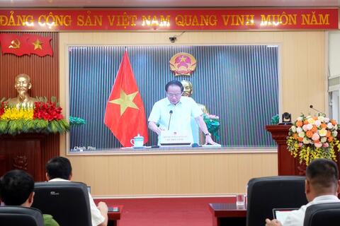 Xã Sin Suối Hồ tham dự hội nghị trực tuyến từ Trung ương đánh giái tình hình, tiến độ triển khai xây dựng Trường nội trú liên cấp ở các xã biên giới
